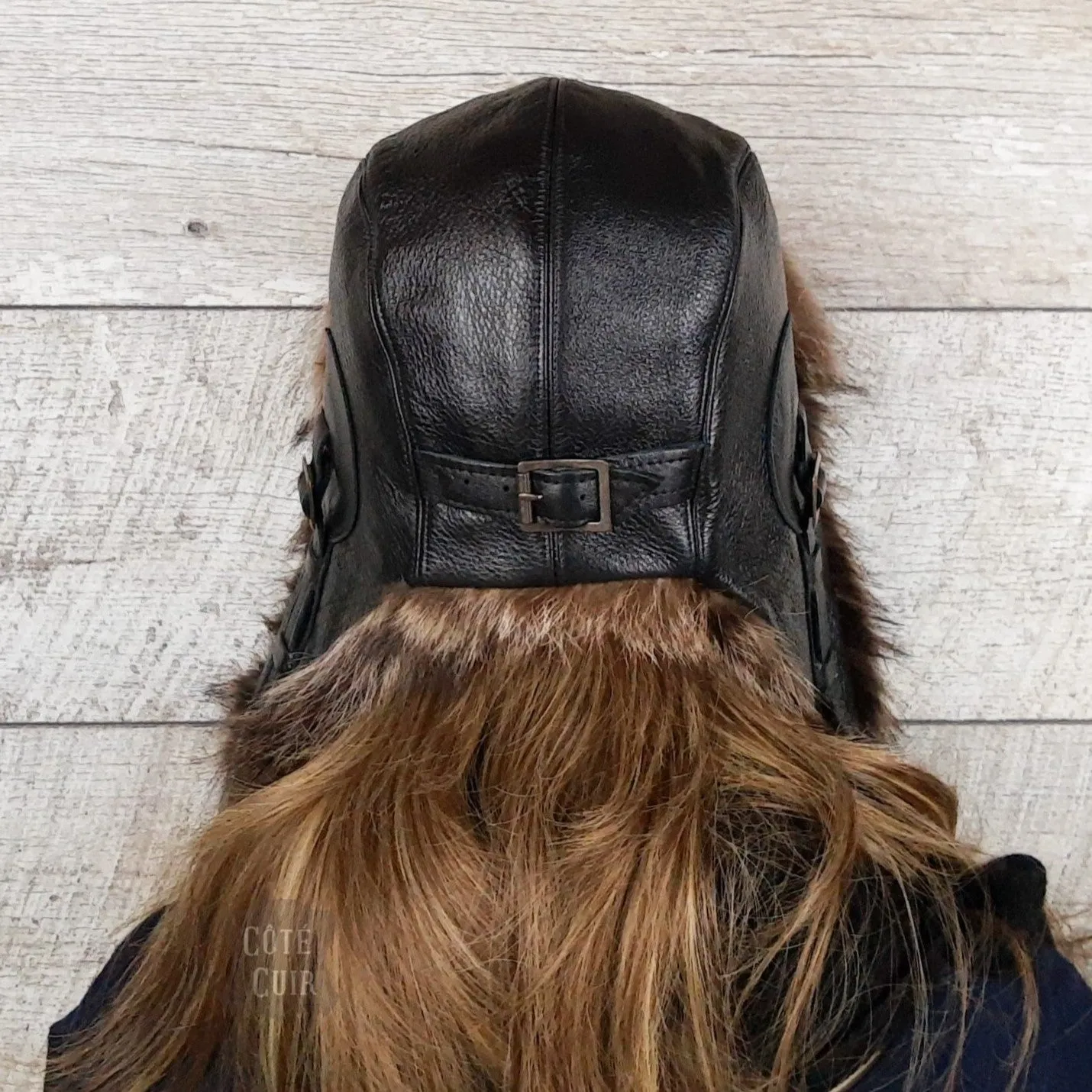 Chapeau aviateur fourrure chat sauvage, cuir noir - Modèle Simon